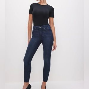 Good Waist Crop in color Blue025